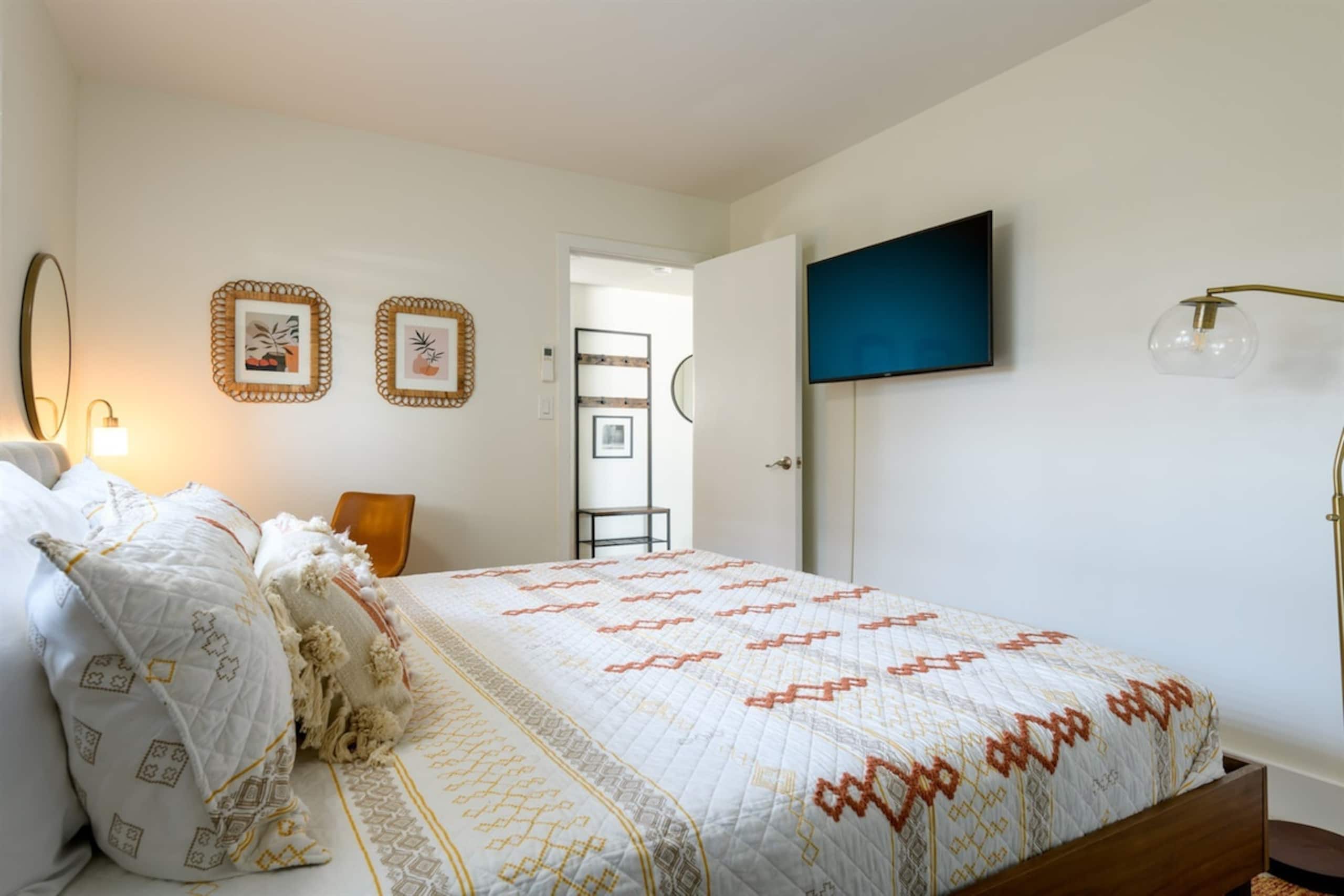 Condo in Wailuku · ★4.93 · 3 bedrooms · 5 beds · 2 private baths - Image 1