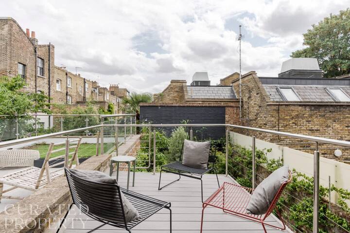 Stylish IslingtonTownhouse with Terrace & Garden gallery image 3