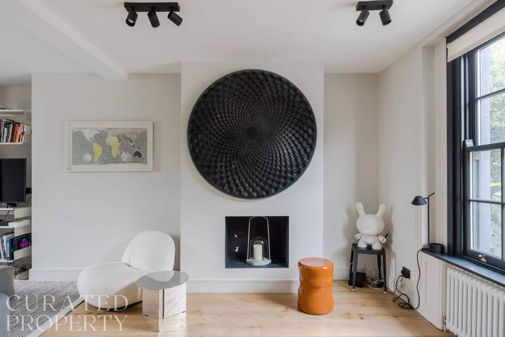 Stylish IslingtonTownhouse with Terrace & Garden gallery image 2