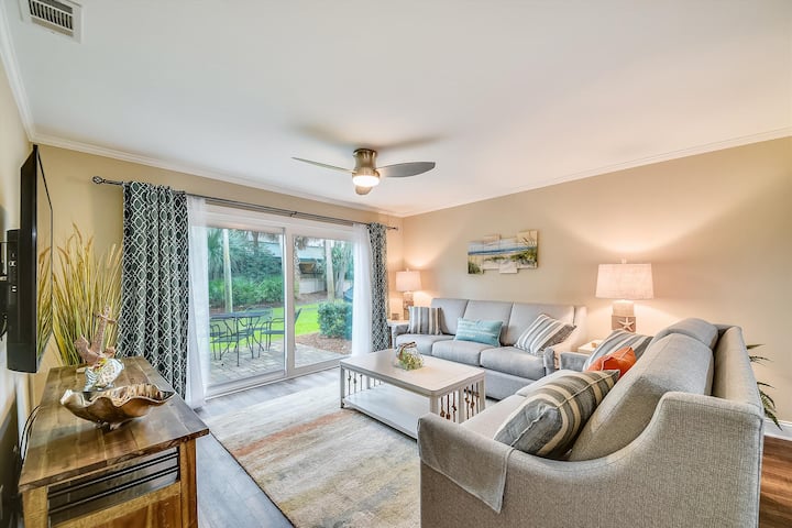 Sunset Rentals | Island House 125 | Dog Friendly - Hilton Head Island, SC