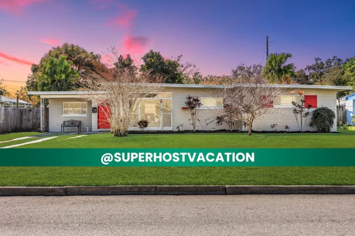 Pet-friendly Pool Home Near Orlando Airport - Orlando, FL