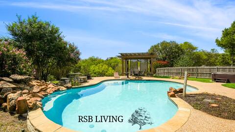 Elite 4BR/2B Home with Hot Tub, Pool, and BBQ