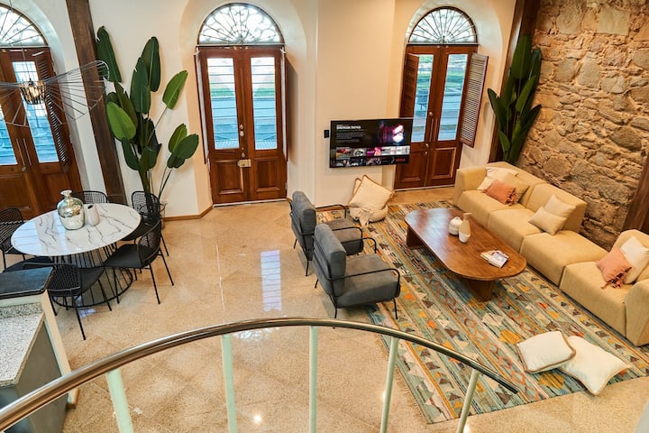 Exclusive villa with splash pool by the sea