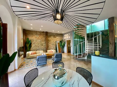 Exclusive villa with splash pool by the sea