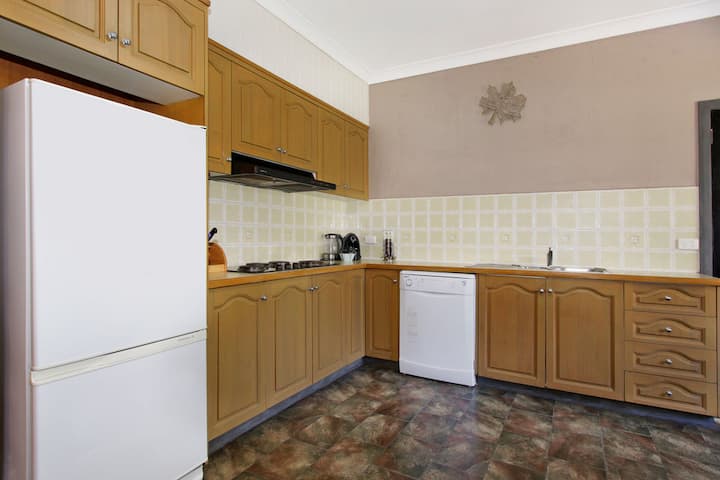 Le Chateau - Centrally Located - 布賴特