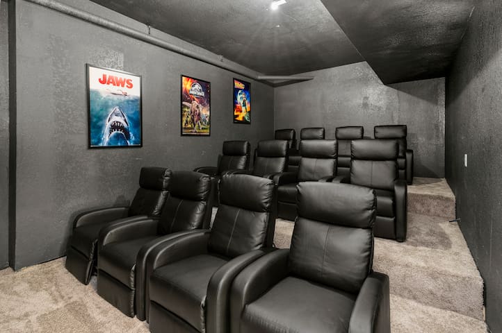 Asheville Luxury Home: Secluded with Pool & HotTub gallery image 2