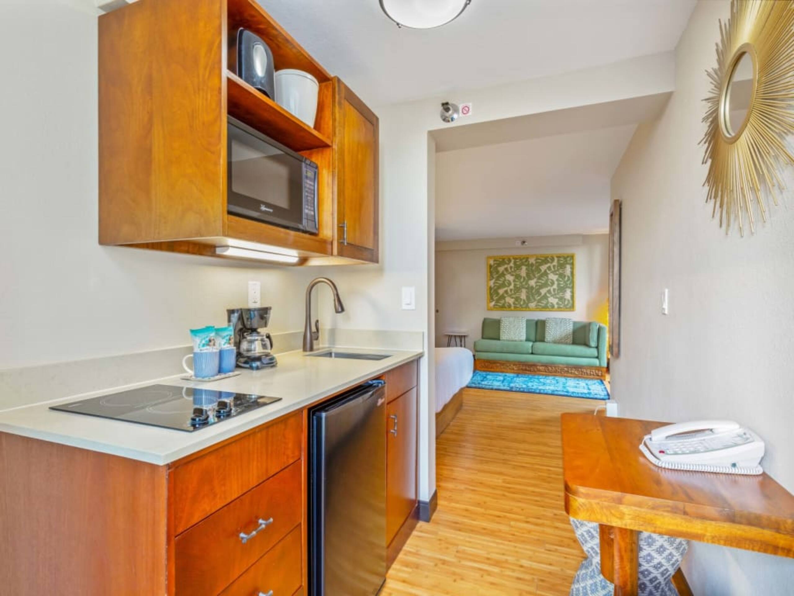 Condo in Honolulu · ★4.5 · Studio · 1 bed · 1 private bath - Image 28