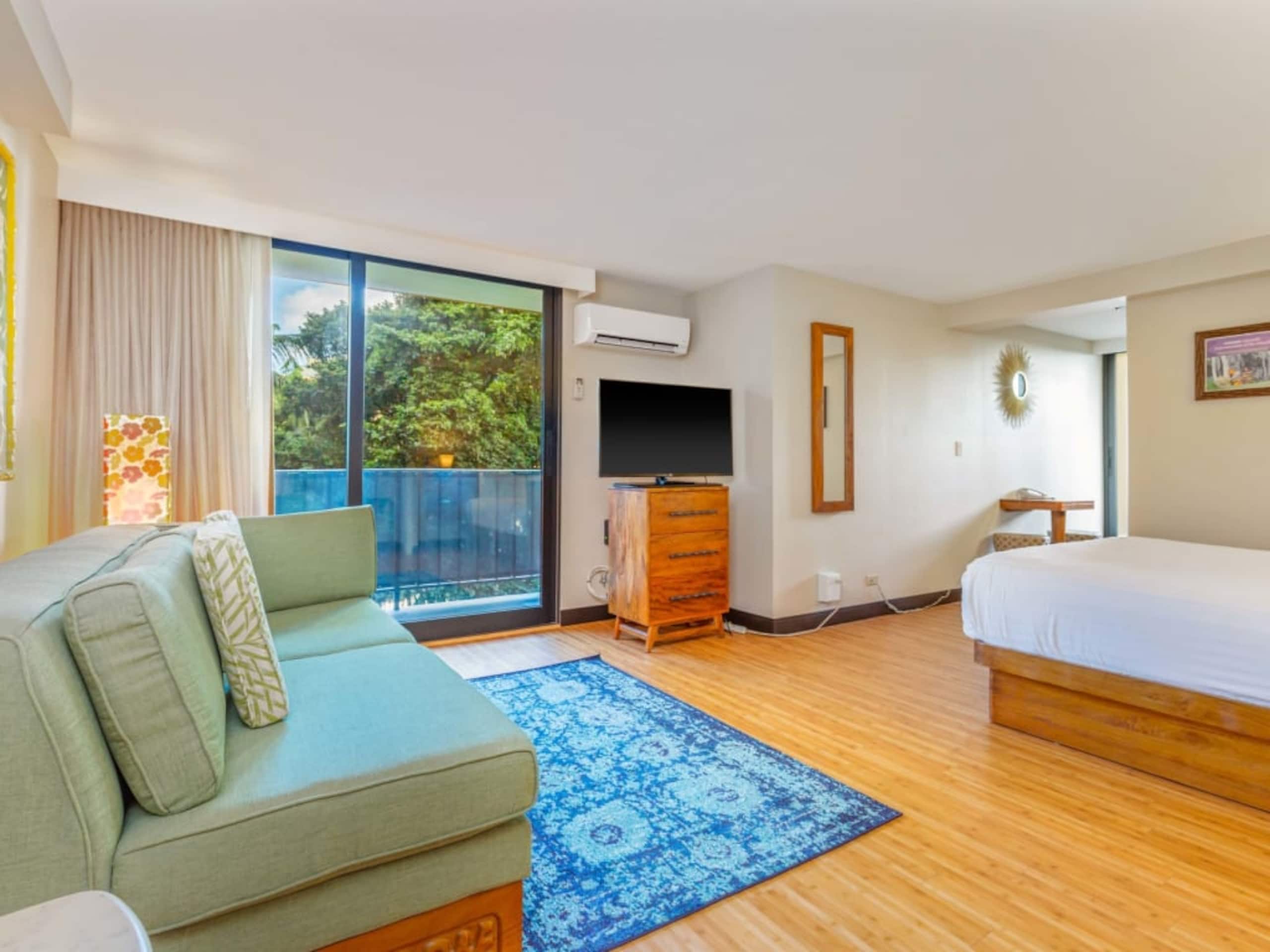 Condo in Honolulu · ★4.5 · Studio · 1 bed · 1 private bath - Image 23