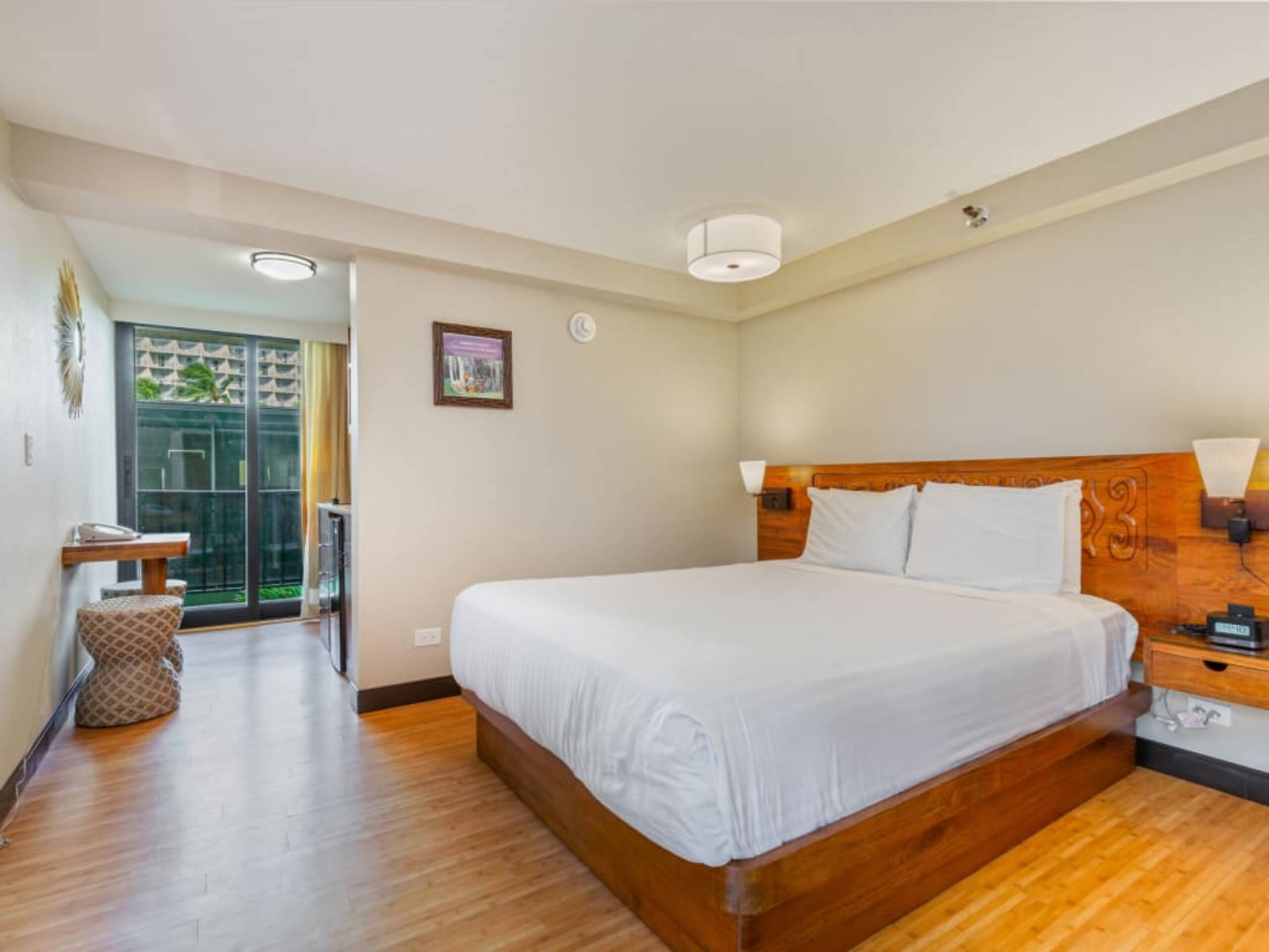 Condo in Honolulu · ★4.5 · Studio · 1 bed · 1 private bath - Image 22