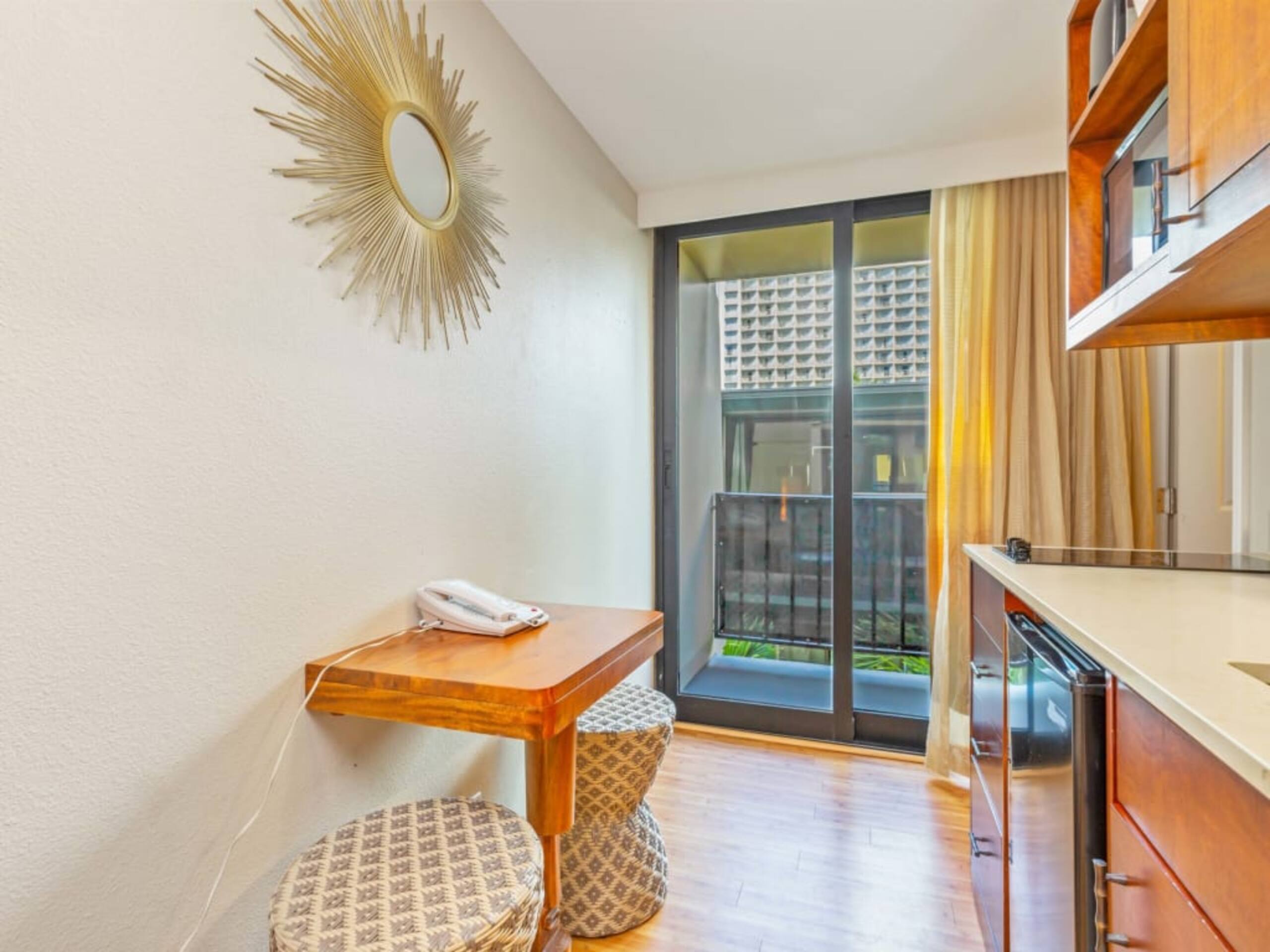 Condo in Honolulu · ★4.5 · Studio · 1 bed · 1 private bath - Image 30
