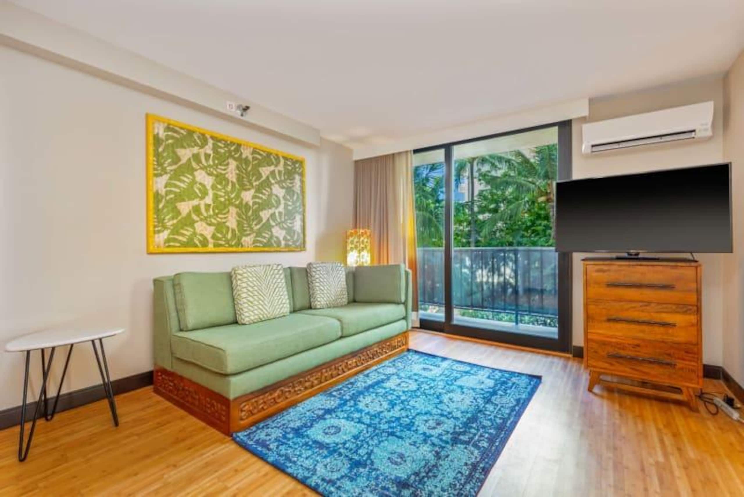 Condo in Honolulu · ★4.5 · Studio · 1 bed · 1 private bath - Image 2