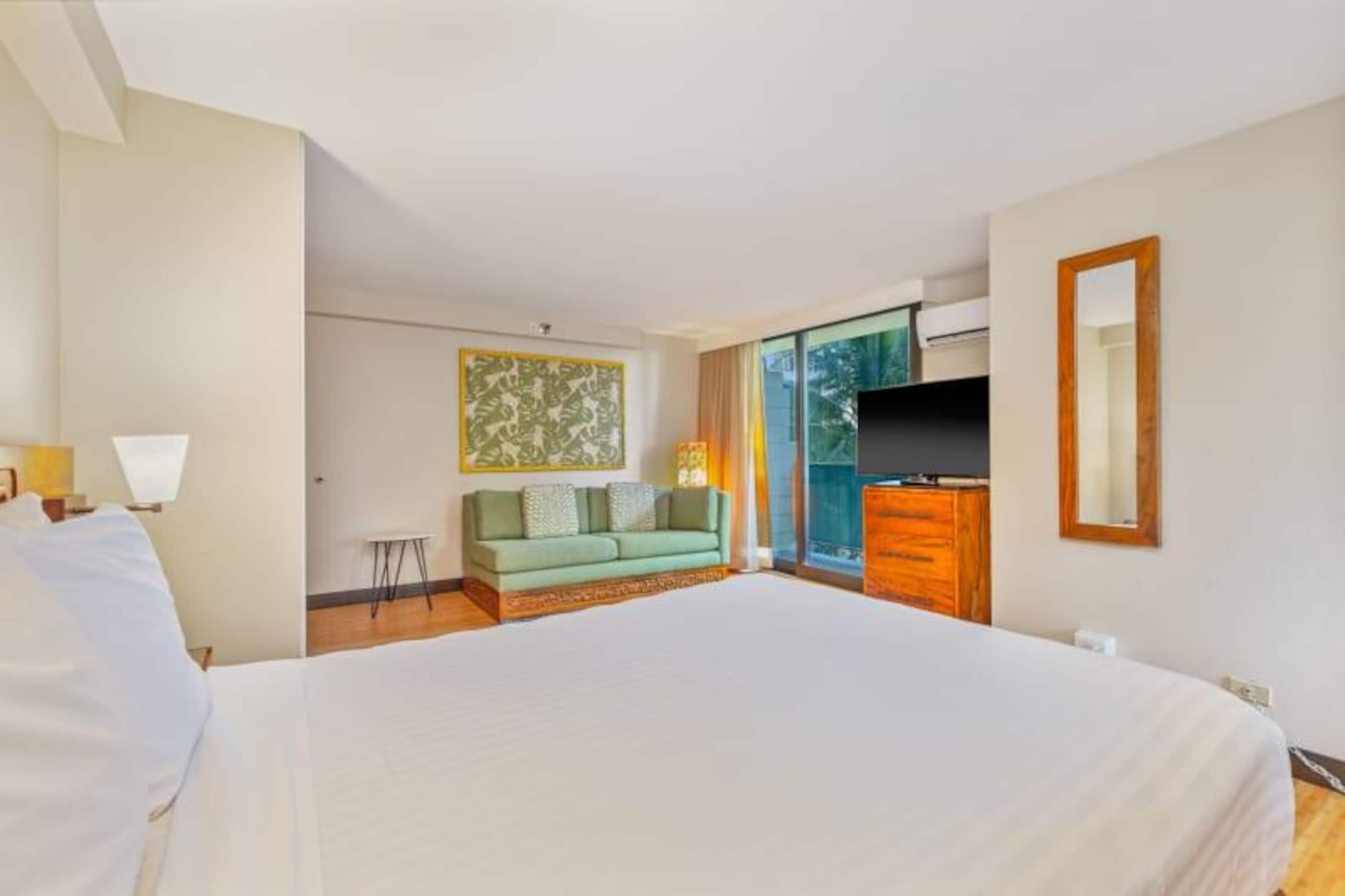 Condo in Honolulu · ★4.5 · Studio · 1 bed · 1 private bath - Image 6