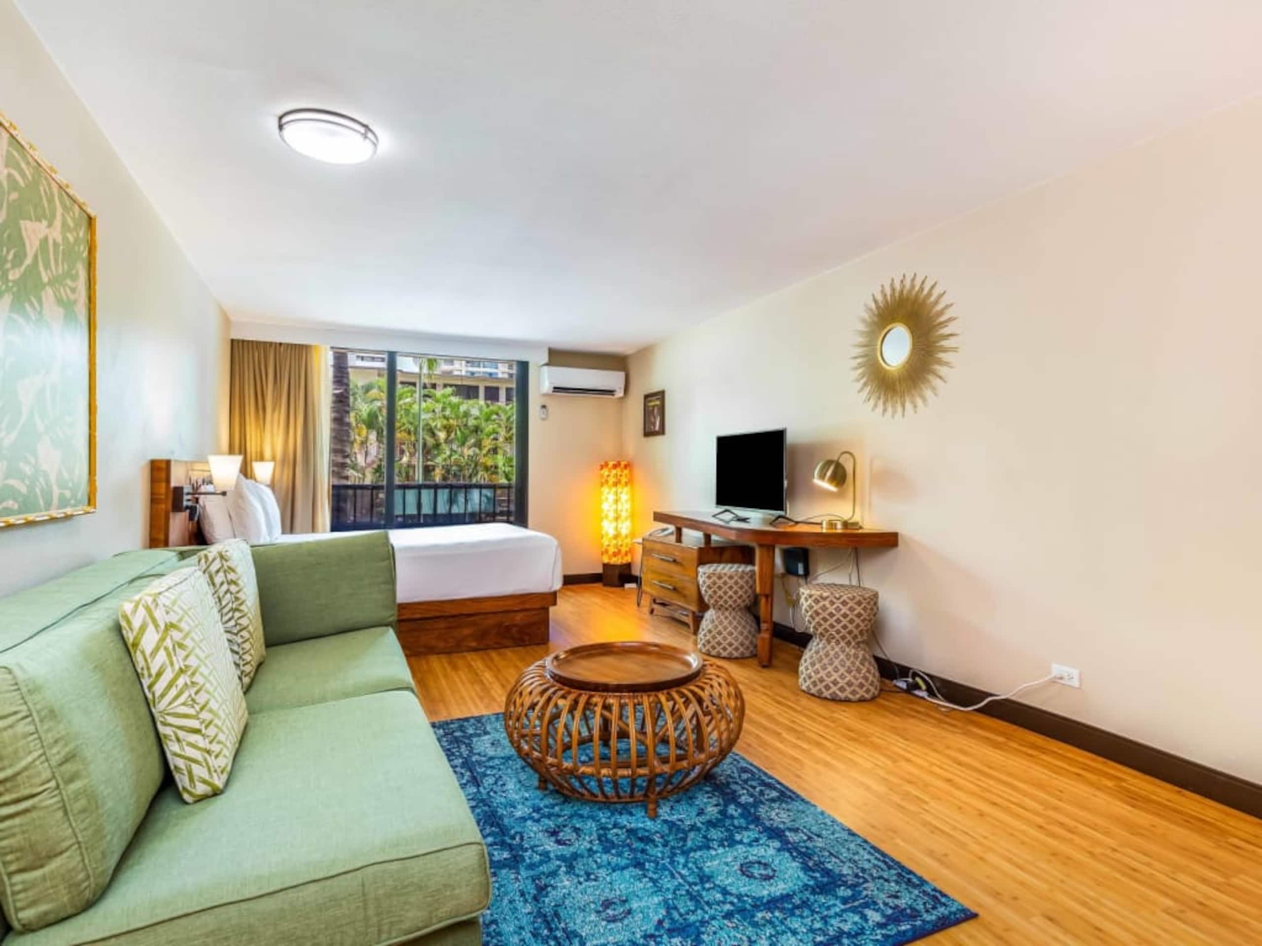 Condo in Honolulu · ★4.25 · Studio · 1 bed · 1 private bath - Image 30