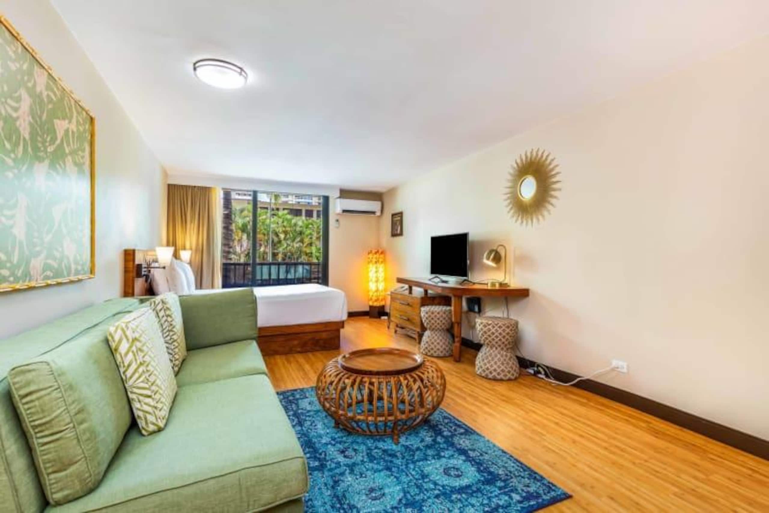 Condo in Honolulu · ★4.25 · Studio · 1 bed · 1 private bath - Image 9