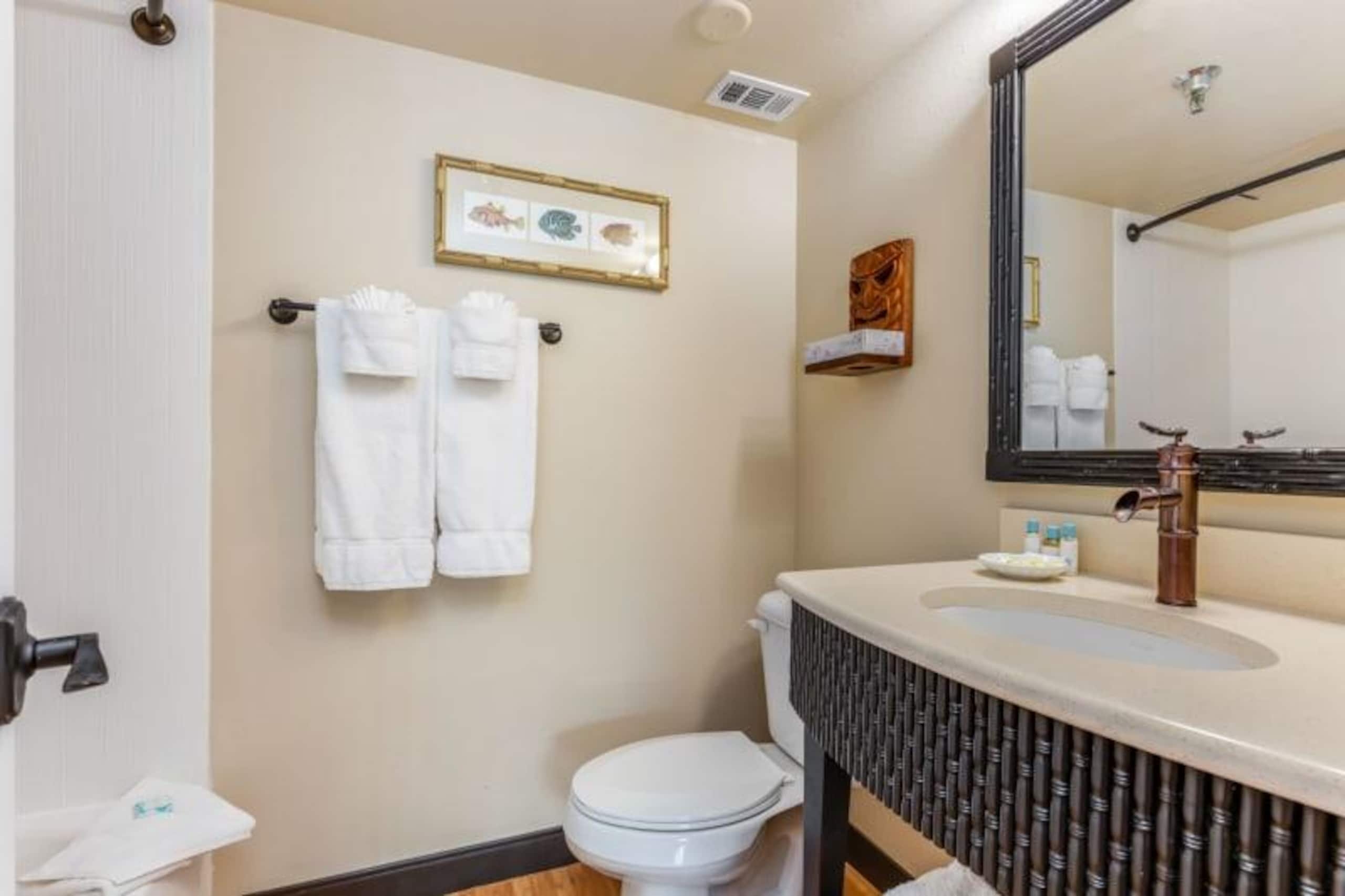 Condo in Honolulu · ★4.25 · Studio · 1 bed · 1 private bath - Image 16