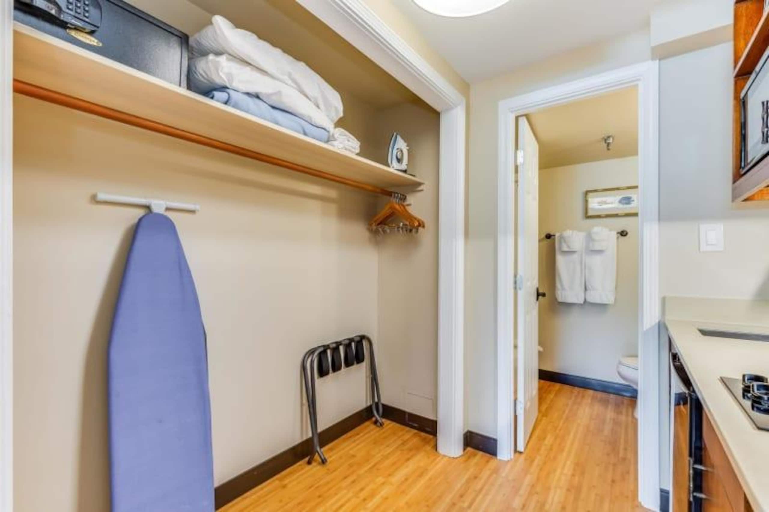 Condo in Honolulu · ★4.25 · Studio · 1 bed · 1 private bath - Image 15