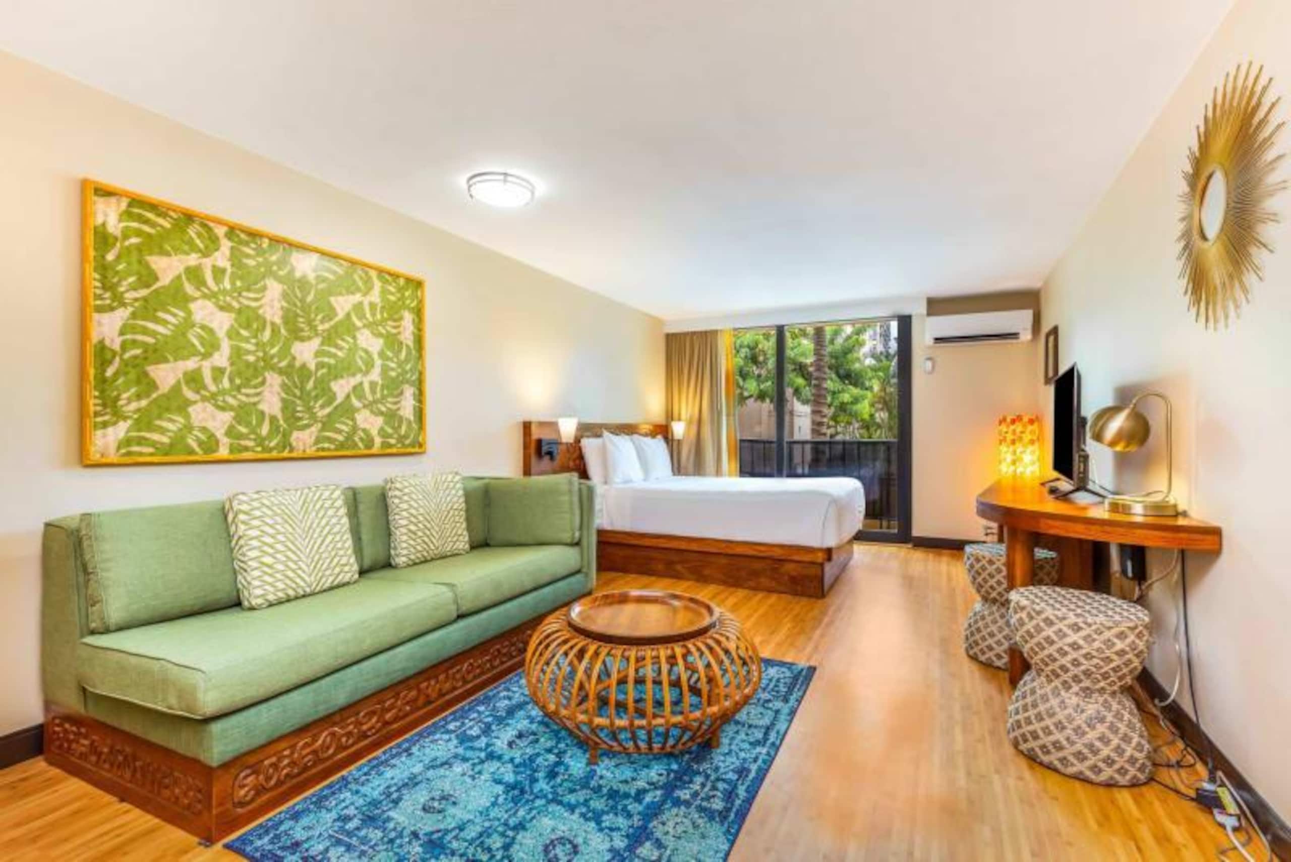 Condo in Honolulu · ★4.25 · Studio · 1 bed · 1 private bath - Image 2