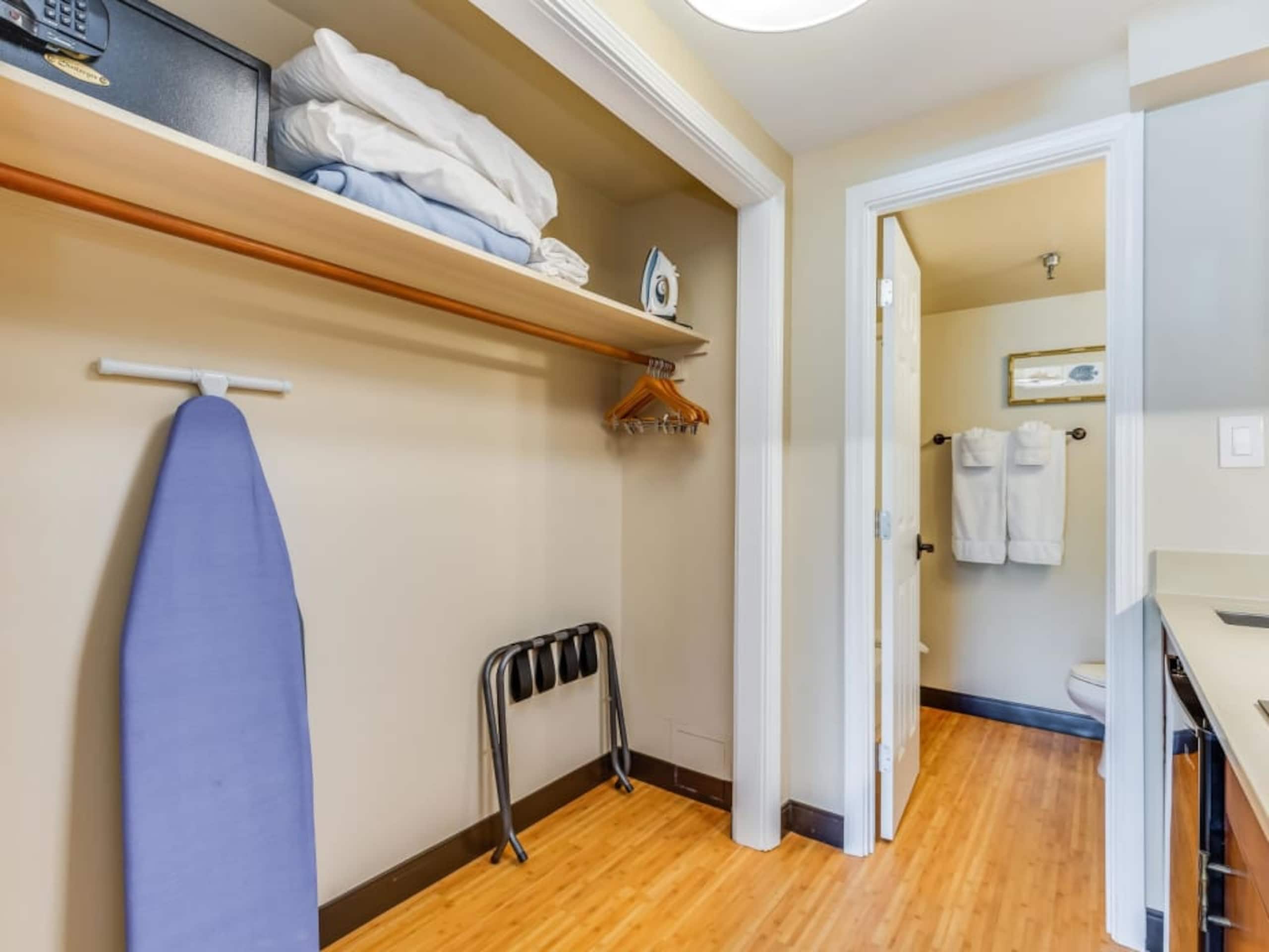 Condo in Honolulu · ★4.25 · Studio · 1 bed · 1 private bath - Image 37