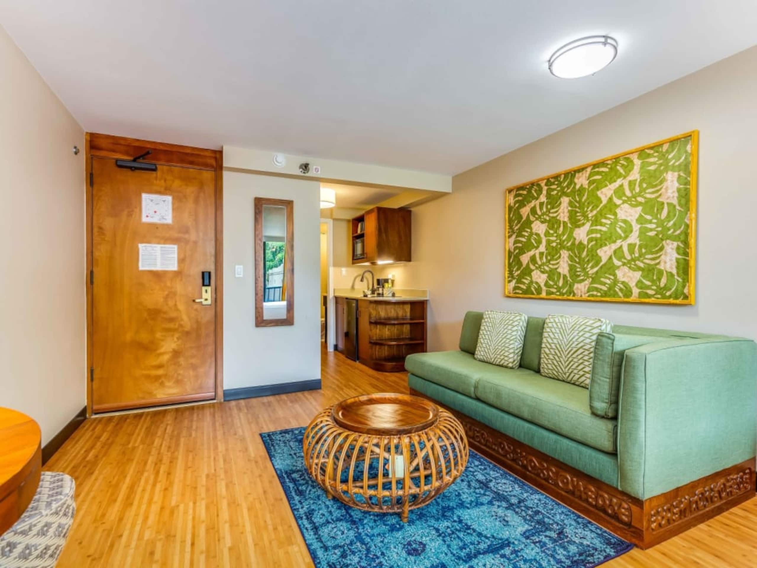 Condo in Honolulu · ★4.25 · Studio · 1 bed · 1 private bath - Image 36