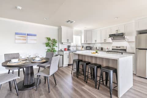 Modern Spacious 2BR Home w/ King Beds in Rosemead