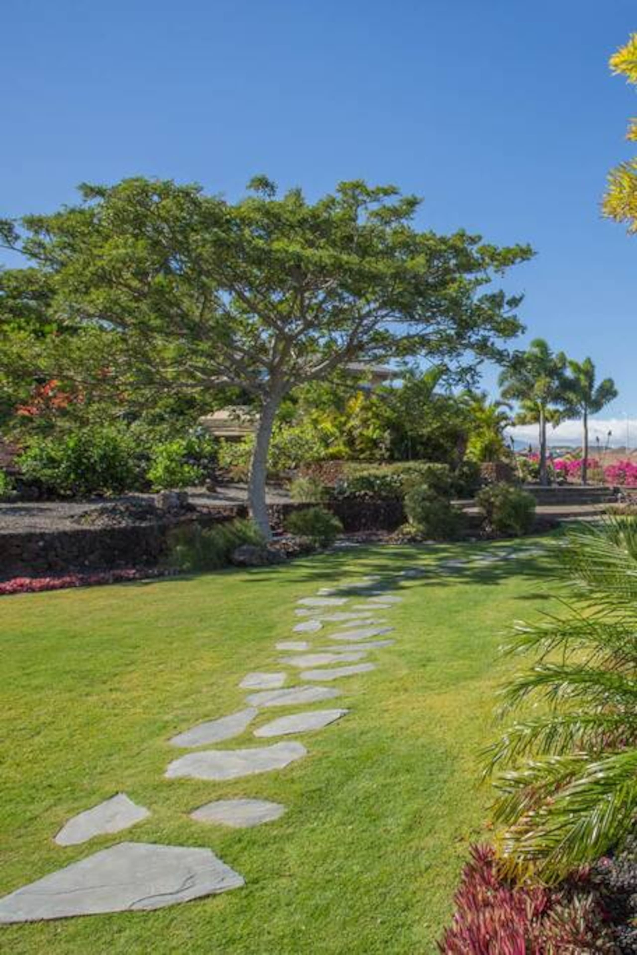 1+ Acre Private Resort, 4BD + 3BTH, Cinema, Spa - Photo 265