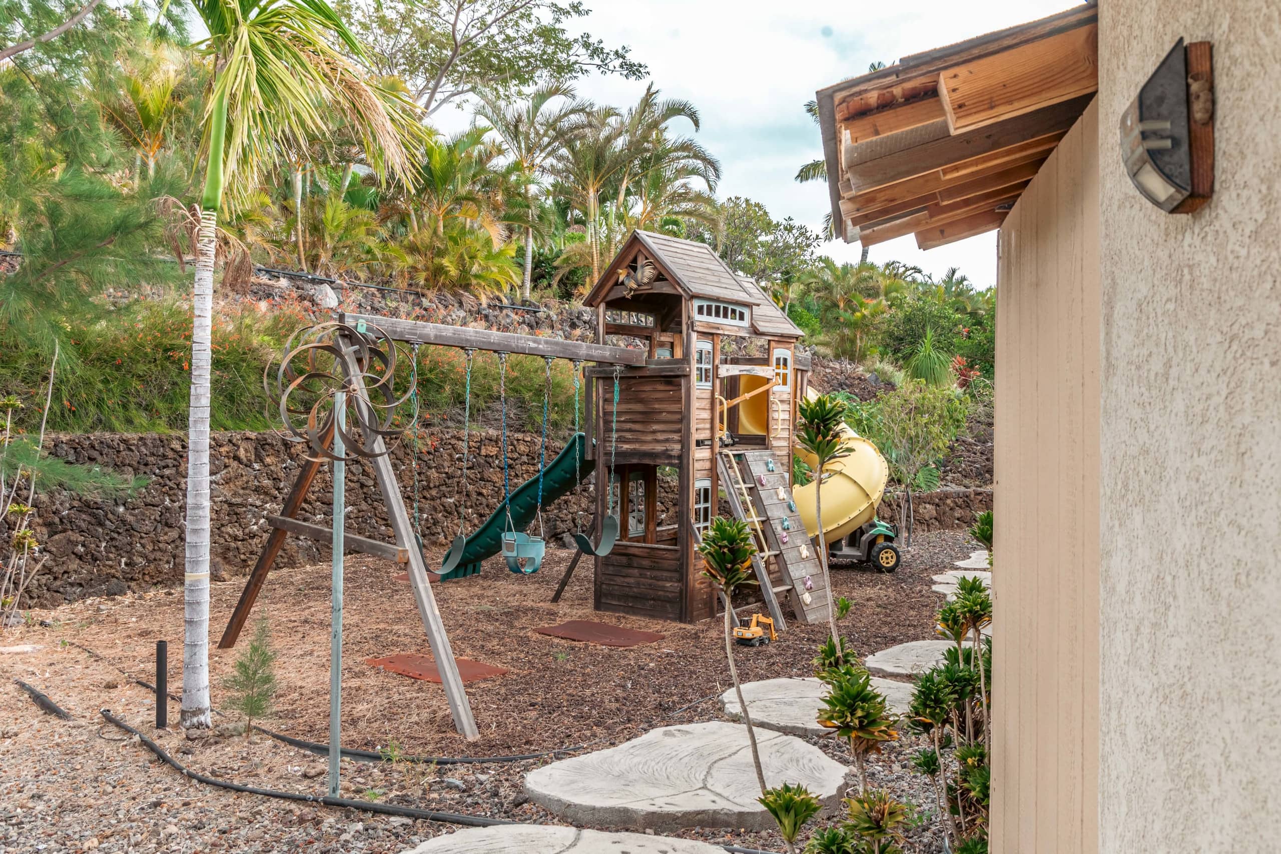 1+ Acre Private Resort, 4BD + 3BTH, Cinema, Spa - Photo 456