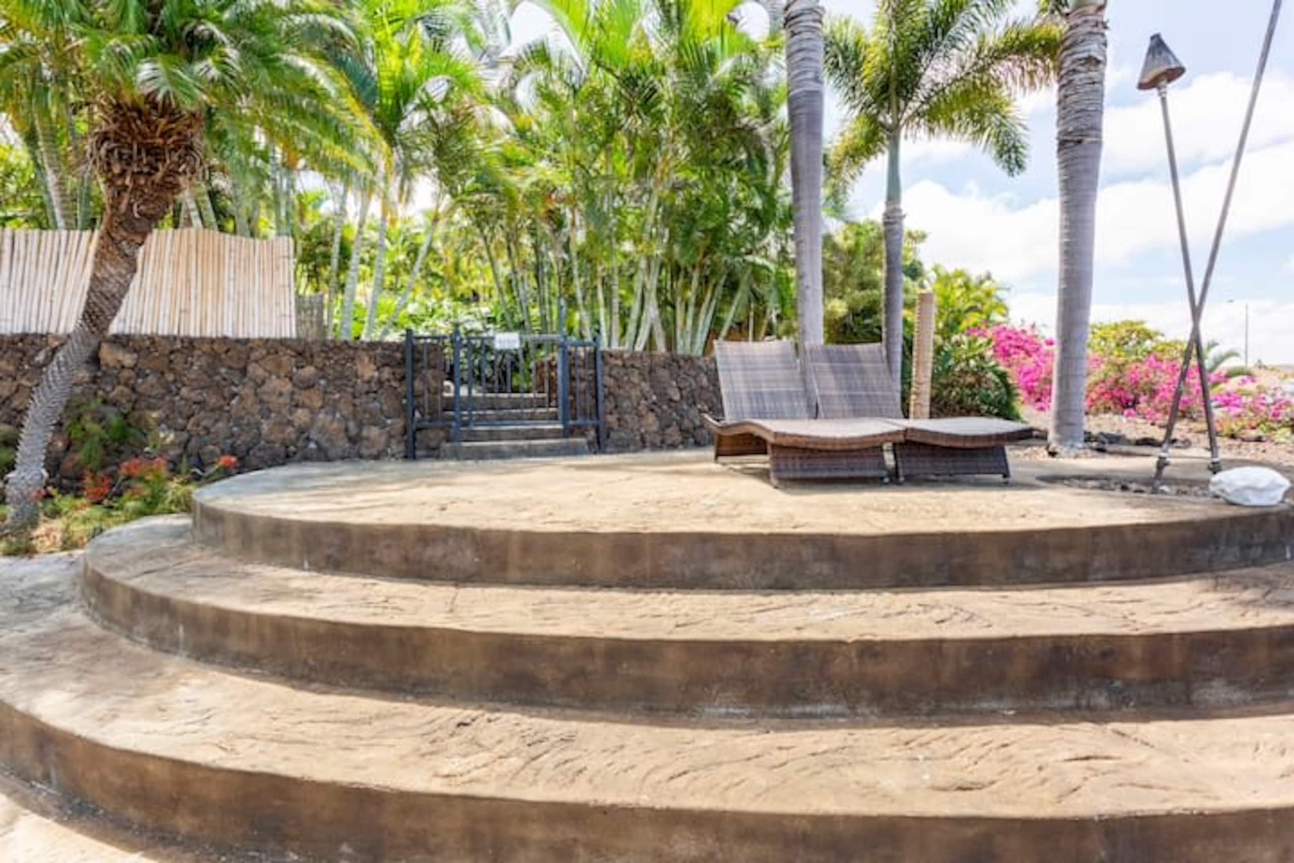 1+ Acre Private Resort, 4BD + 3BTH, Cinema, Spa - Photo 315