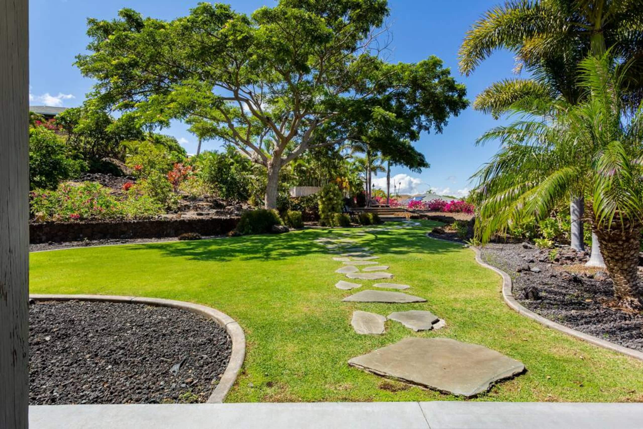 1+ Acre Private Resort, 4BD + 3BTH, Cinema, Spa - Photo 239