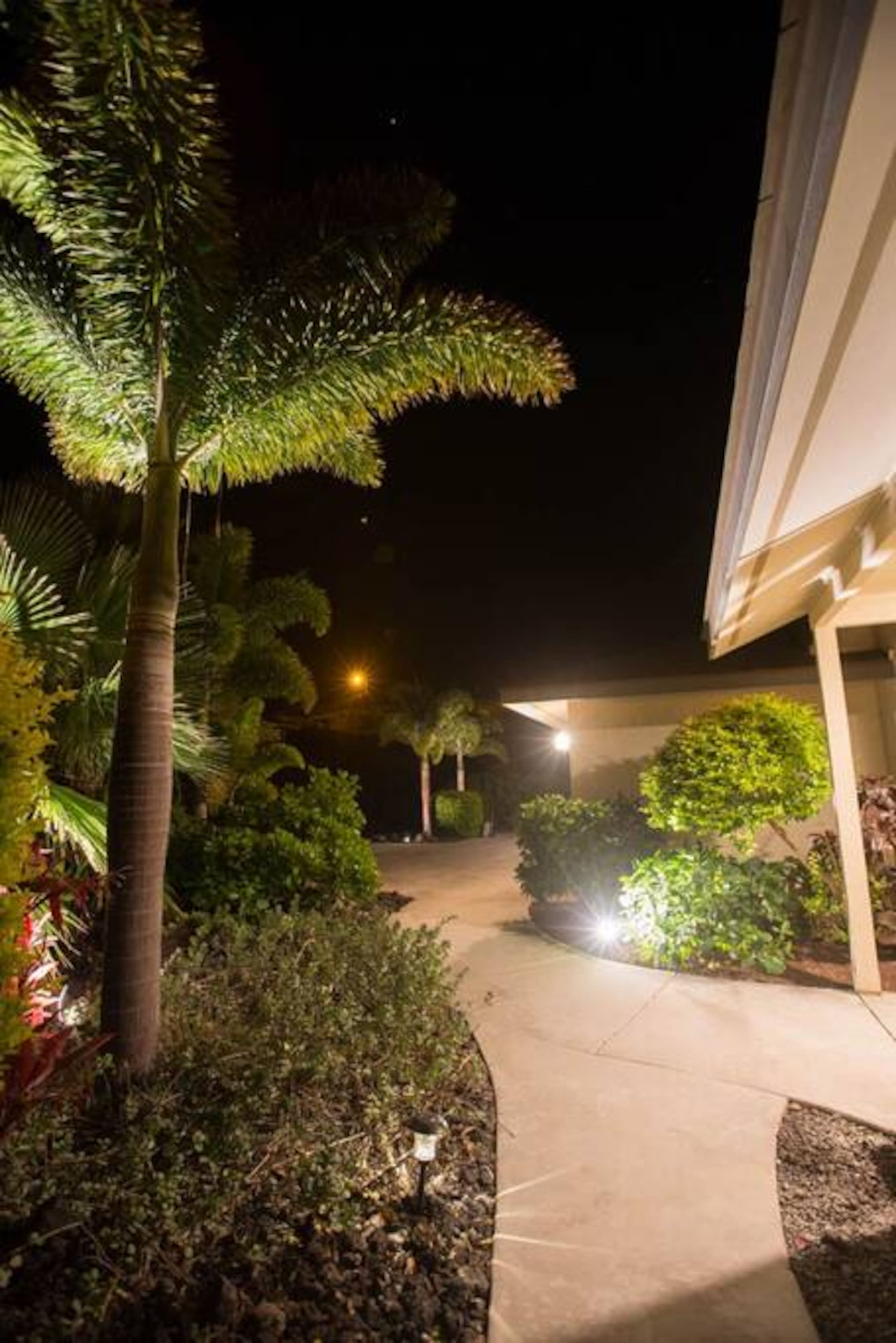 1+ Acre Private Resort, 4BD + 3BTH, Cinema, Spa - Photo 262