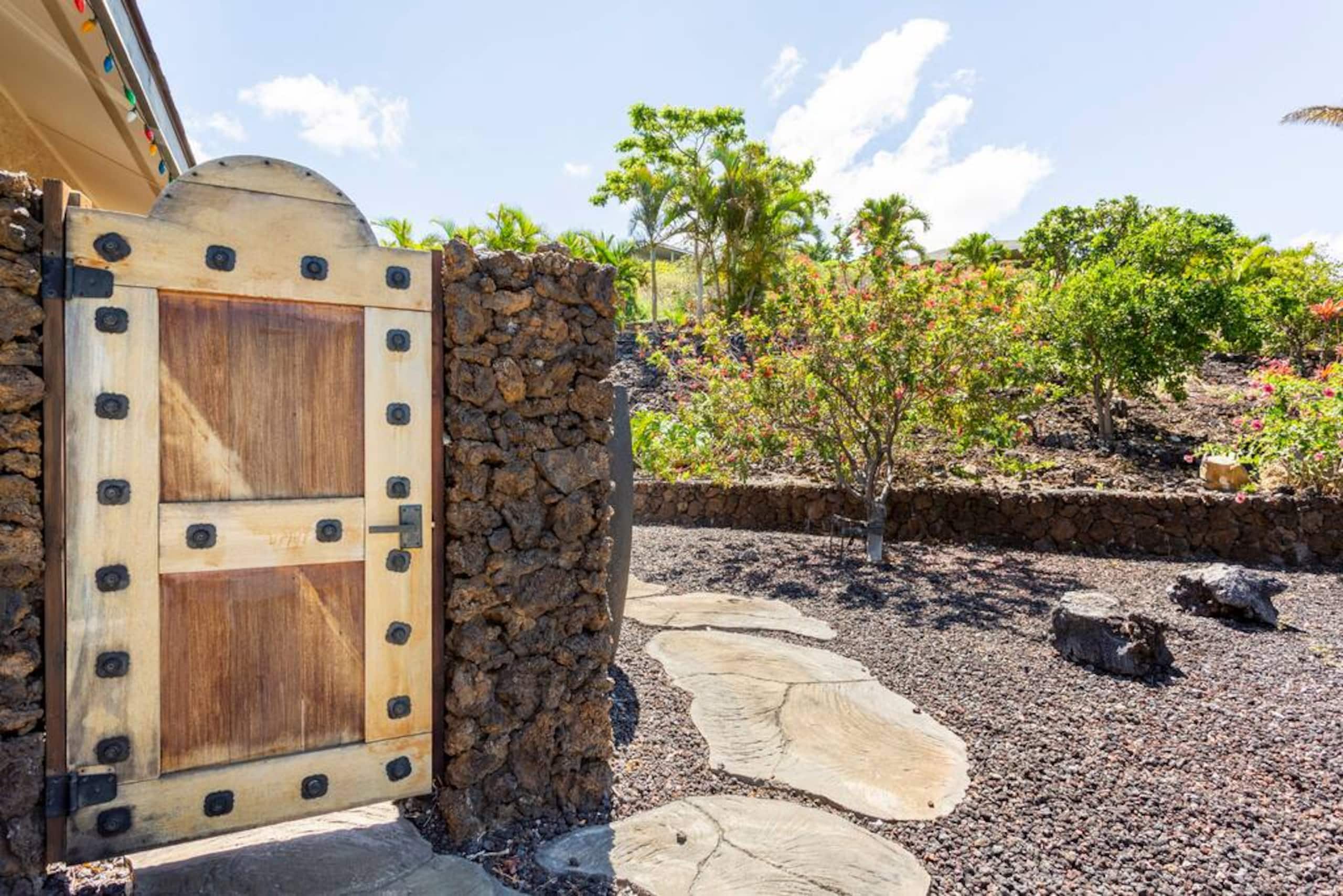 1+ Acre Private Resort, 4BD + 3BTH, Cinema, Spa - Photo 421