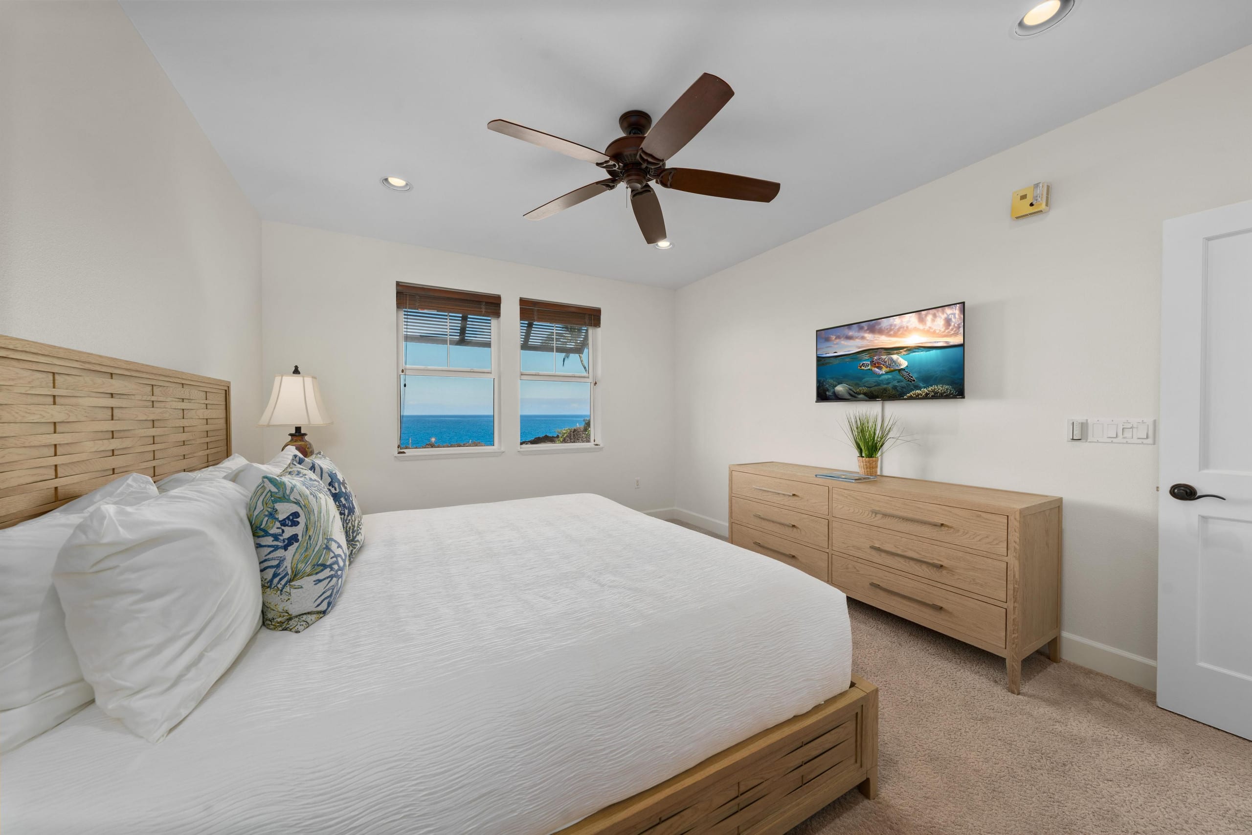Ocean Front New Furnishings and new paint in - Photo 5