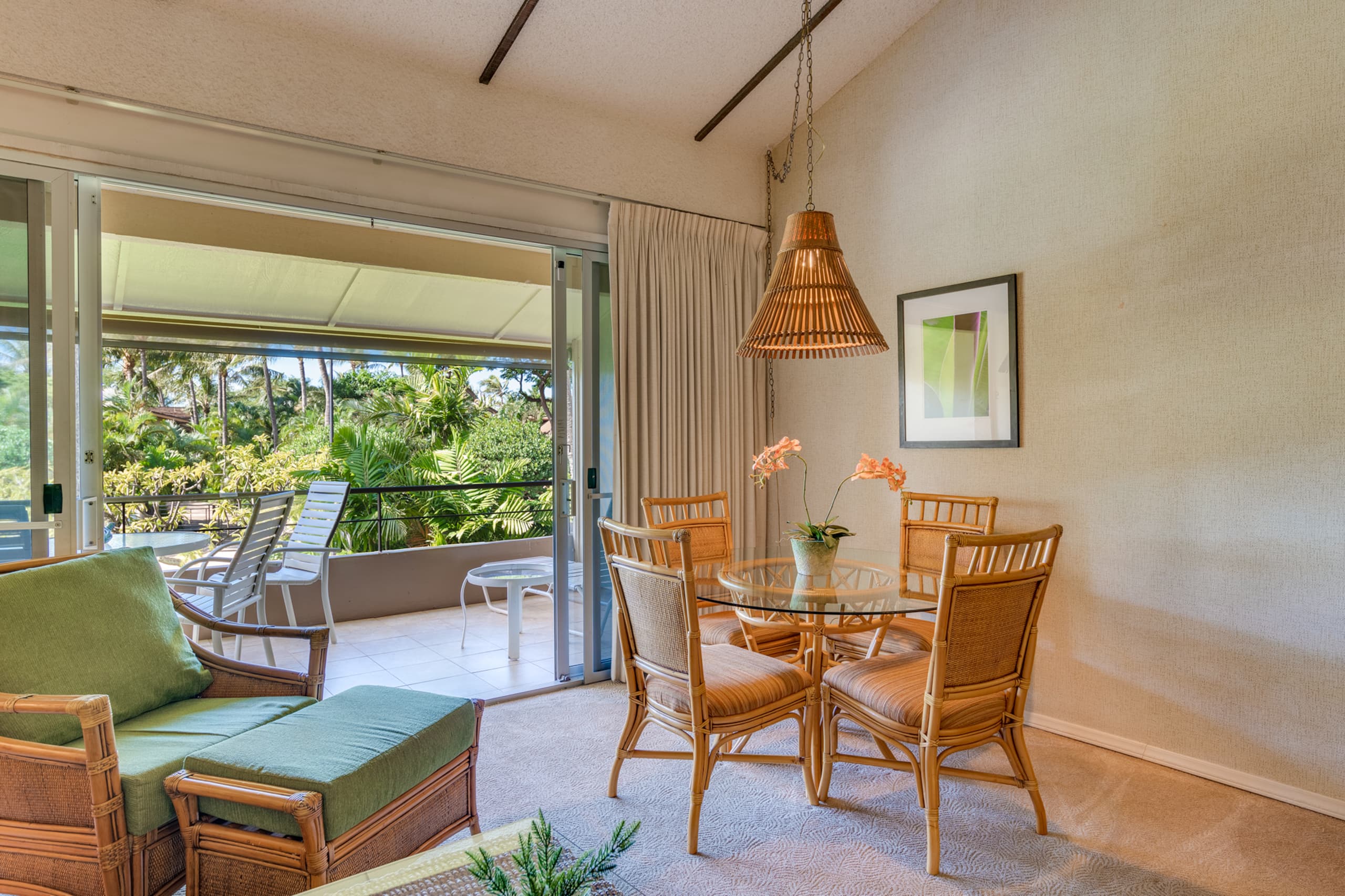 Condo in Lahaina · ★4.91 · Studio · 2 beds · 1 shared bath - Image 2