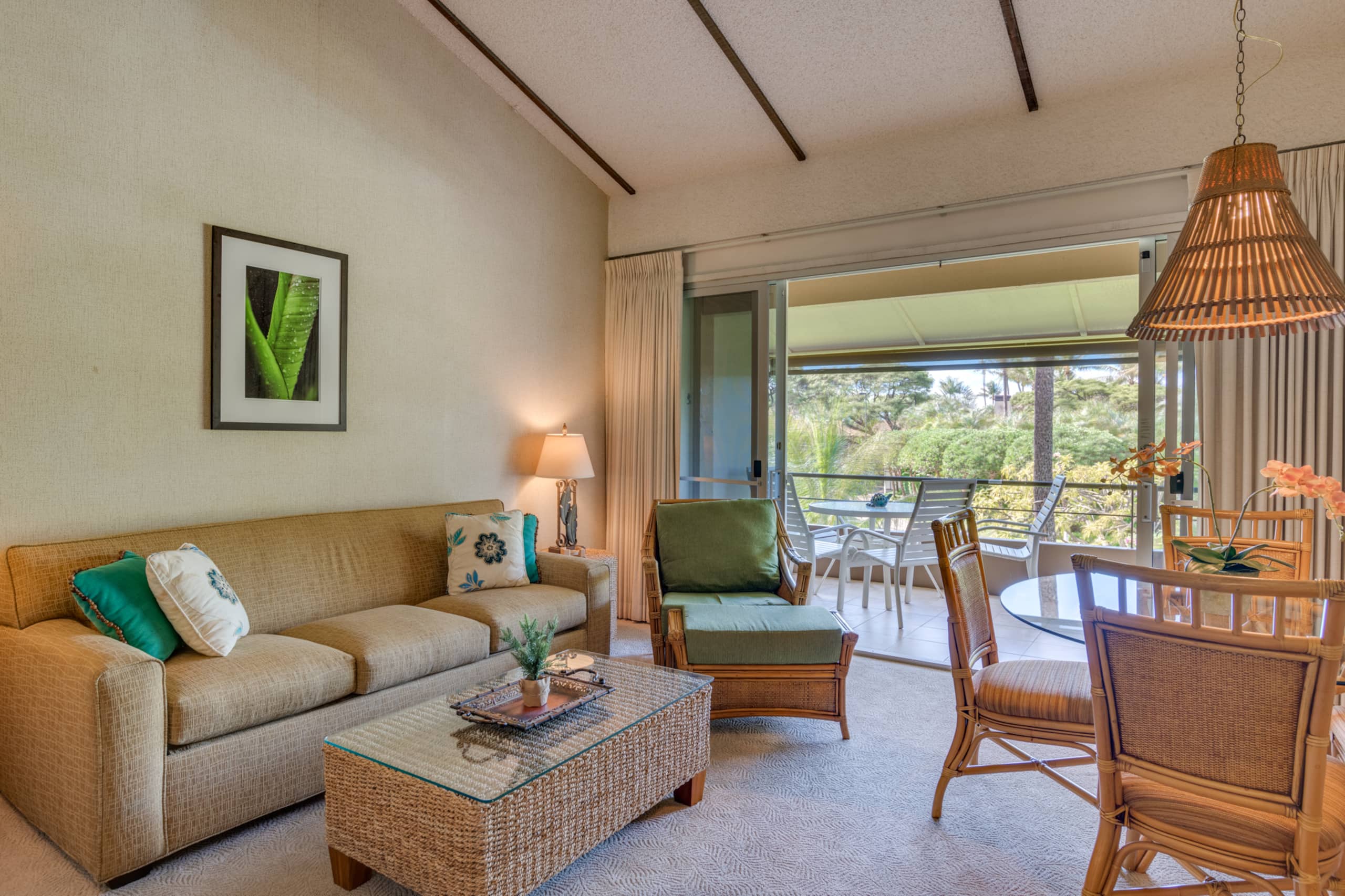 Condo in Lahaina · ★4.91 · Studio · 2 beds · 1 shared bath - Image 3