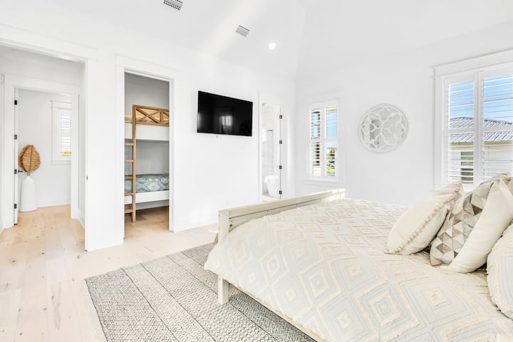 Master 6 Përfshin një Dhomë Bunker Sekrete, e përkryer për fëmijët e vegjël që duan të jenë pranë prindërve