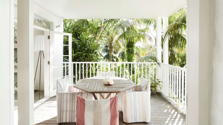 Stonehouse Garden Apartment by Contemporary Hotels