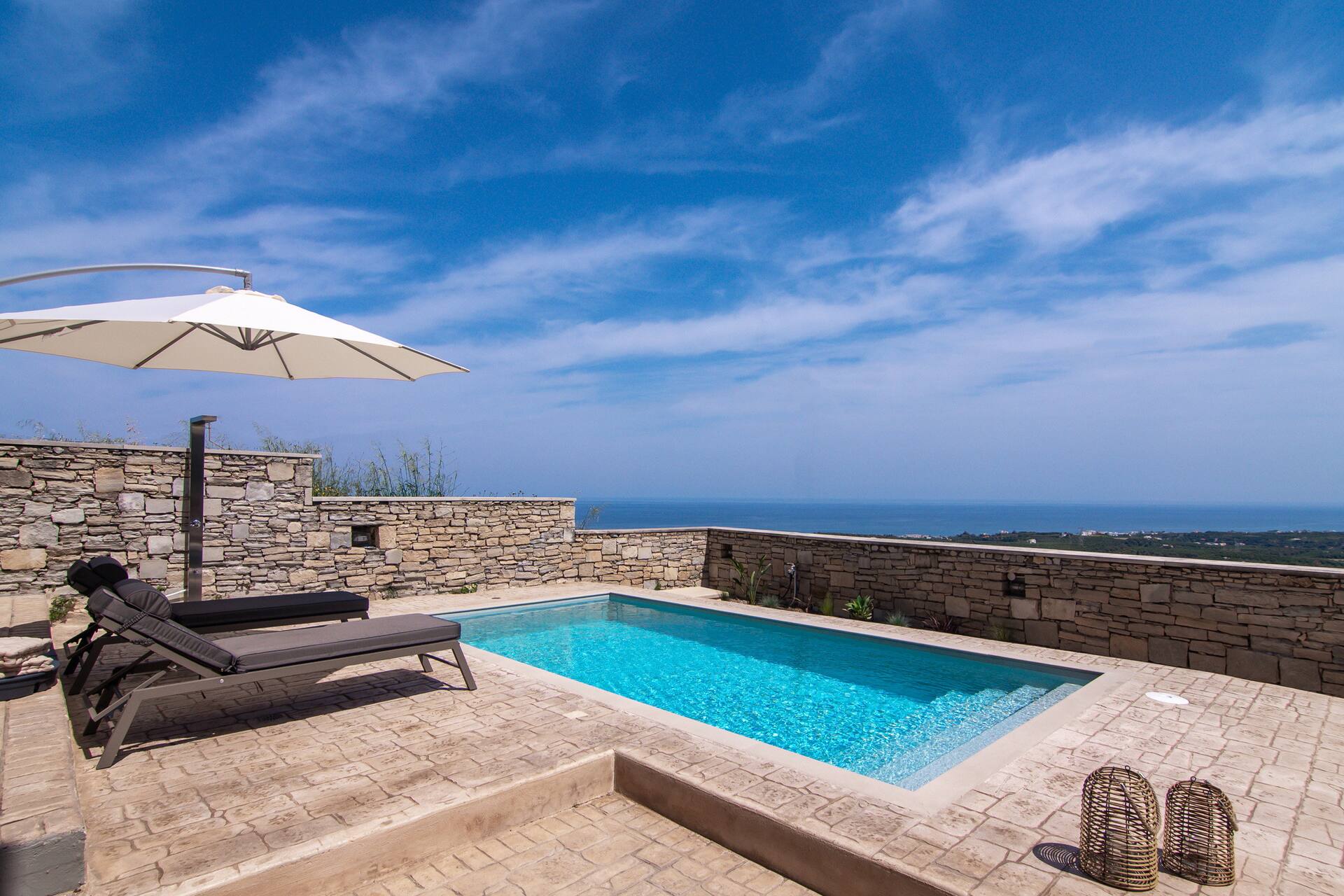 Villaki studio guest house, Private pool — foto 2