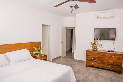 BEACHFRONT HOUSE, FULL EQUIPPED WITH 3 BEDROOMS 2C