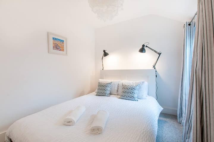 חדר שינה 2 - מיטת קינג סייז