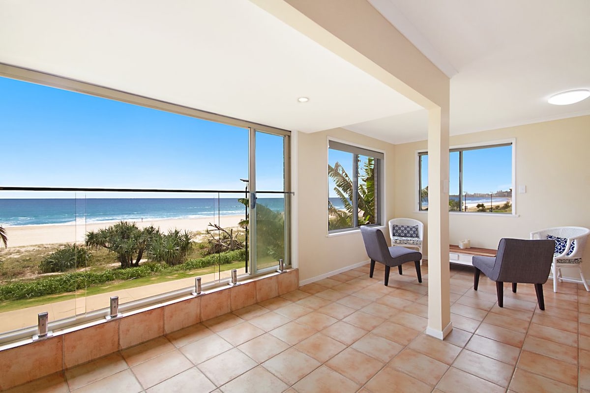 Top performing Airbnb: El Mirador 8 – Absolute Beachfront in Tugun