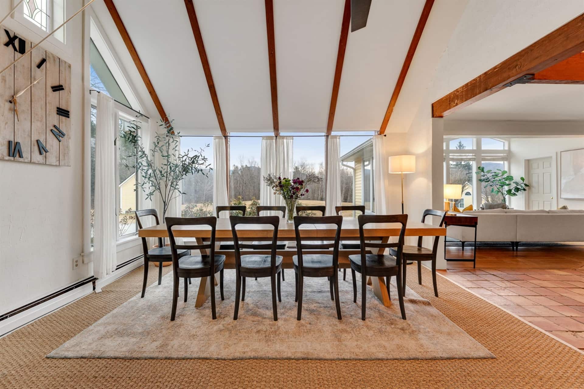 Farmhouse: 5 Bedrooms - Red Clover Inn