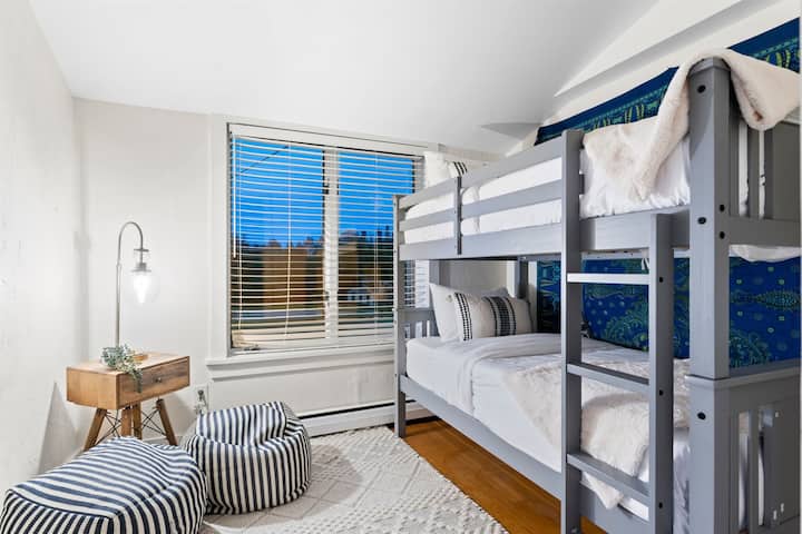 ბონუს ოთახი ორსართულიანი საწოლებით