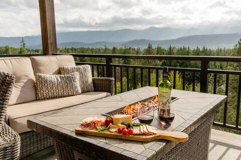 Mountain Views in Luxury 5BR Home