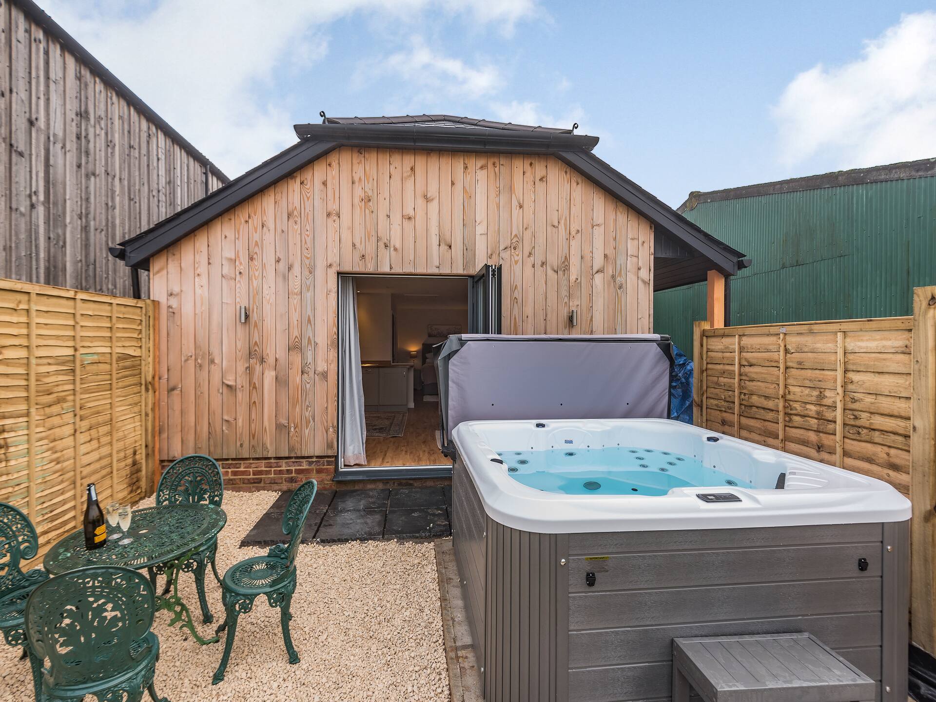 Dairy Cottage-Ukc5158