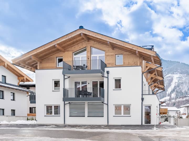 Penthouse in the heart of Kaprun & stunning view