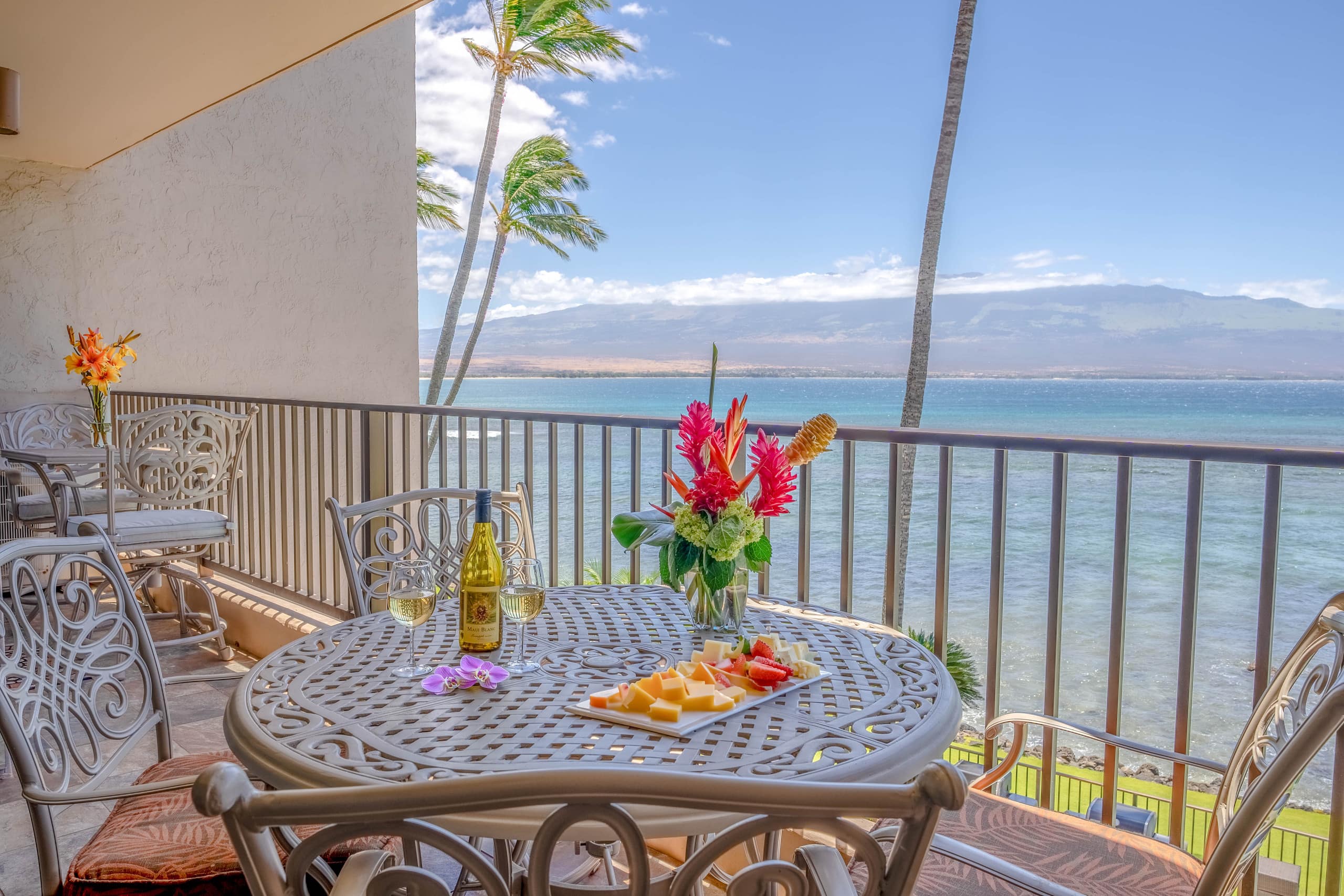 Condo in Wailuku · ★4.9 · 2 bedrooms · 4 beds · 2 baths - Image 2