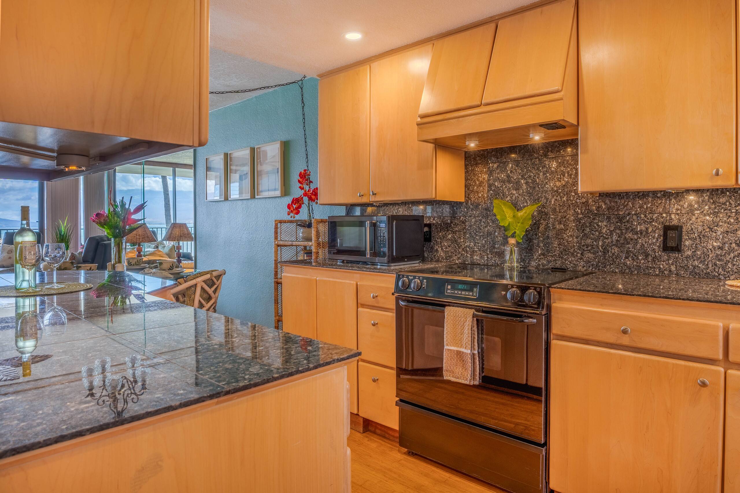 Condo in Wailuku · ★4.9 · 2 bedrooms · 4 beds · 2 baths - Image 10