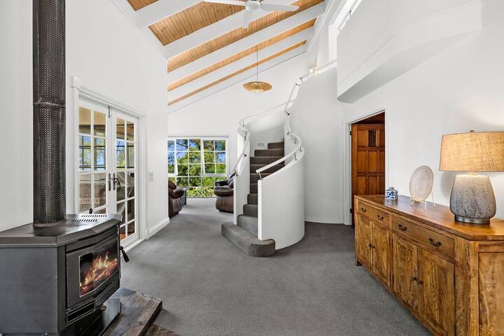 Erskine Beach House gallery image 5