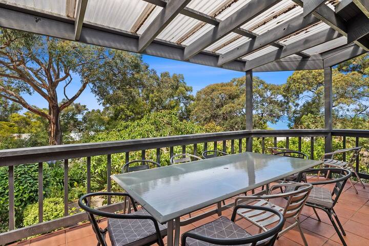 Erskine Beach House gallery image 3