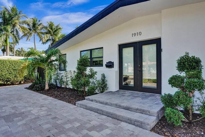 New ! Pool house 3-bedroom home Victoria Park gallery image 5