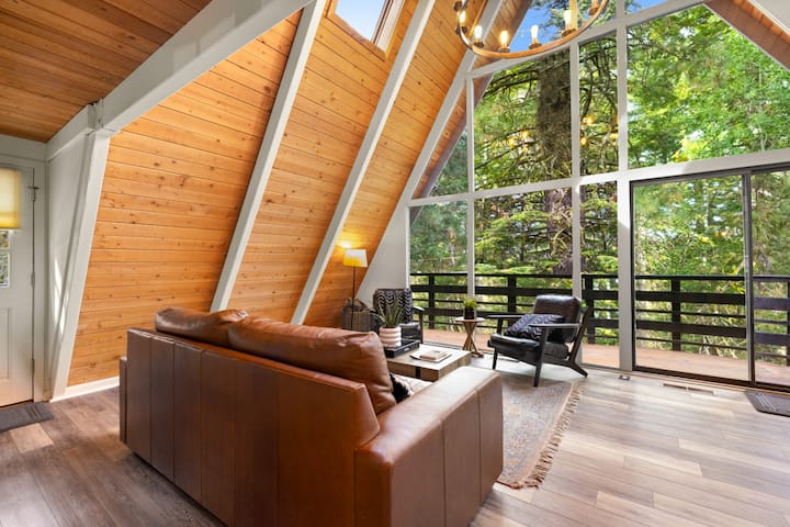 Popular Bbr A-frame | 2 Golf Courses | 5 Pools - Sisters, OR